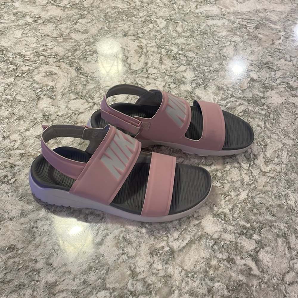 Nike Tanjun Sandal Pink